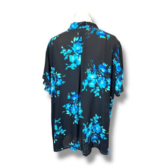 Torrid Women’s Short Sleeve Black Floral Print Top, size 4X - Picture 7 of 13